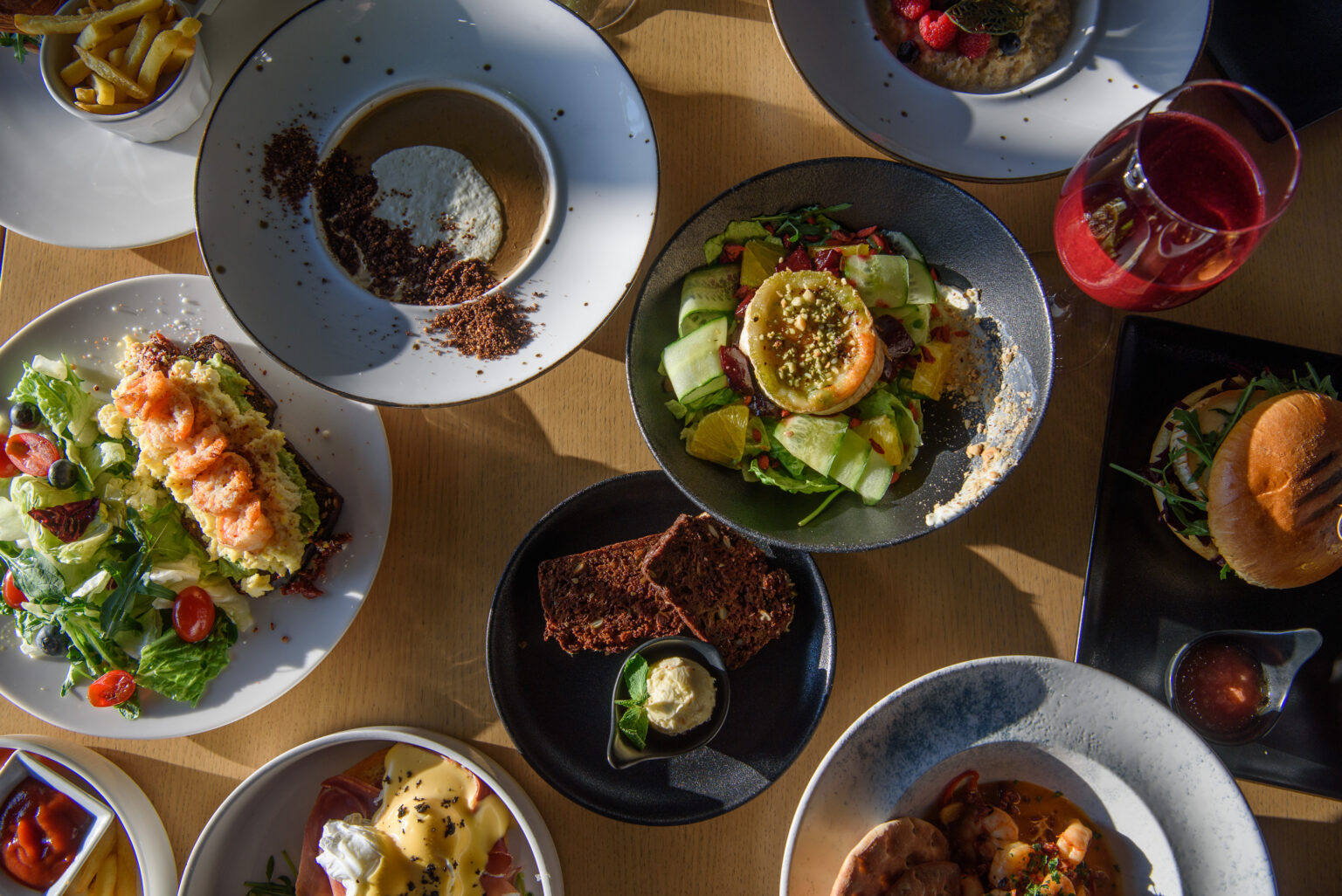 OKATA restorano interjeras Kaune