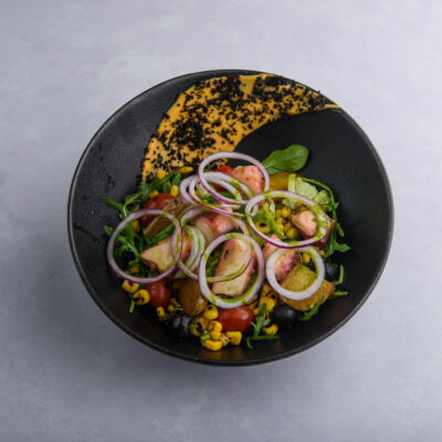 Astuonkojo salotos – OKATA restoranas