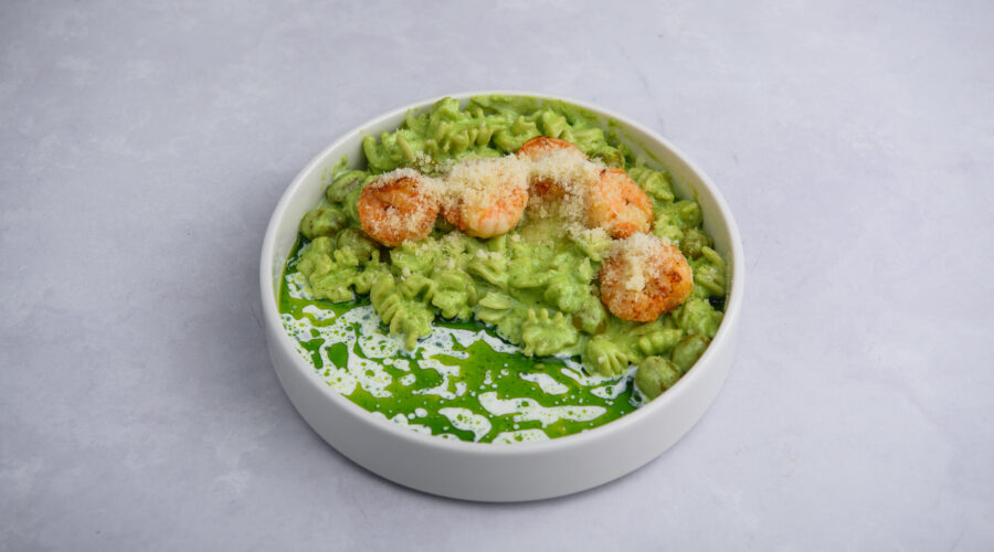 Makaronai su avokado pesto
